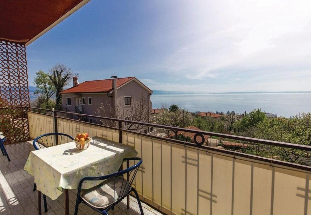 Apartment Dari Ловран Екстериор снимка