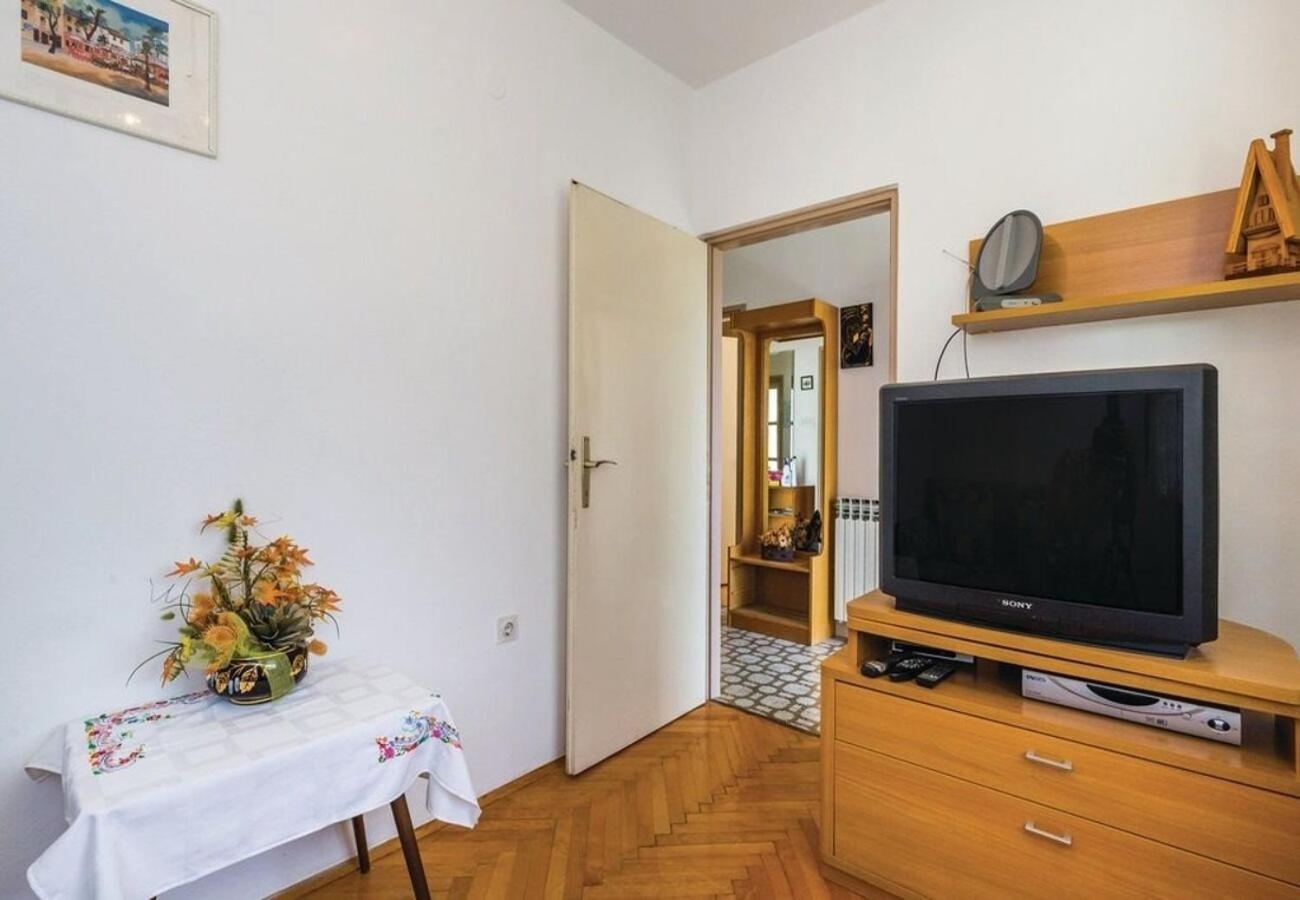 Apartment Dari Ловран Екстериор снимка